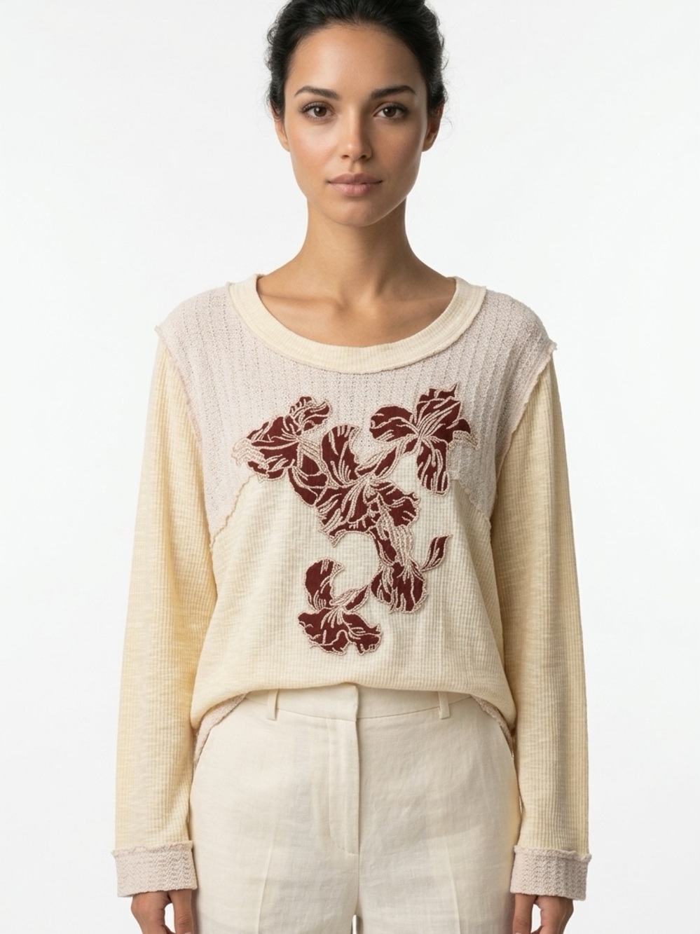 POL | Oversized Cream Floral Appliqué Long-Sleeve Top Women’s Size Medium